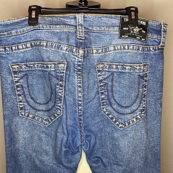 True Religion 'Rocco' Relaxed Skinny Denim Jeans in a Light Wash (36W x 34L) - Picture 8 of 10